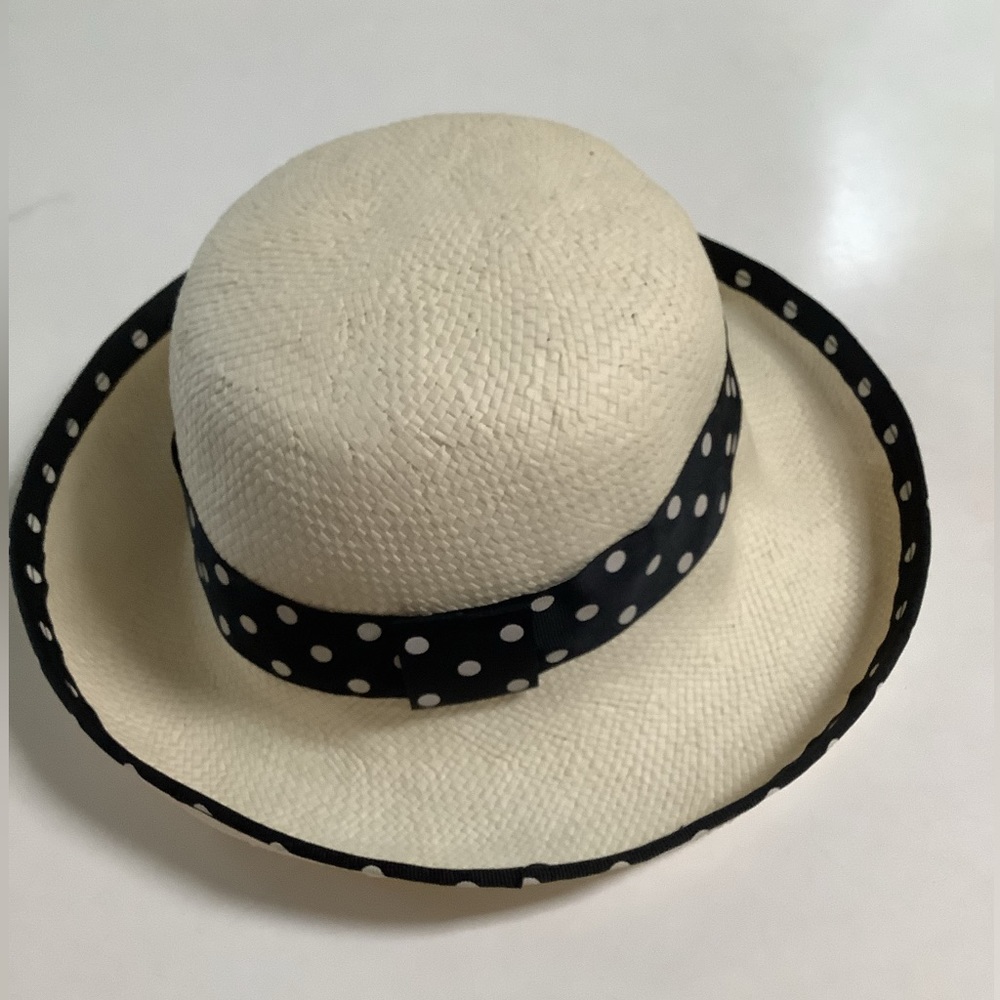 Straw hat with polka dot ribbon trim